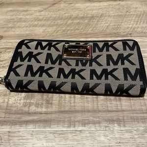 Michael Kors clutch